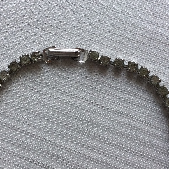 Vintage 1940s Rhinestone Necklace and Earrings - Picture 9 of 12